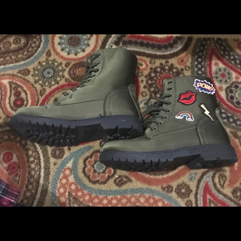Etc love Oliver green lace up booties -7/8 size - Picture 6 of 12